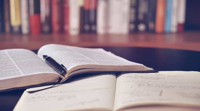 how to cite a ebook mla​